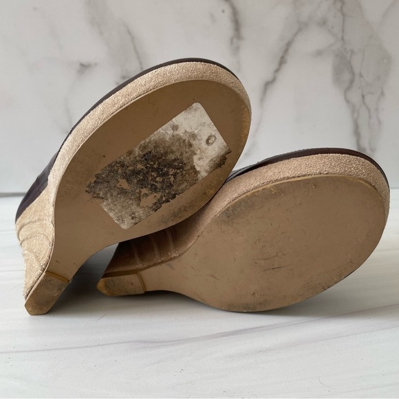 Steve Madden Leather Wedges- Small Buckle Front- Cognac Brown- Size 6 - Picture 5 of 10